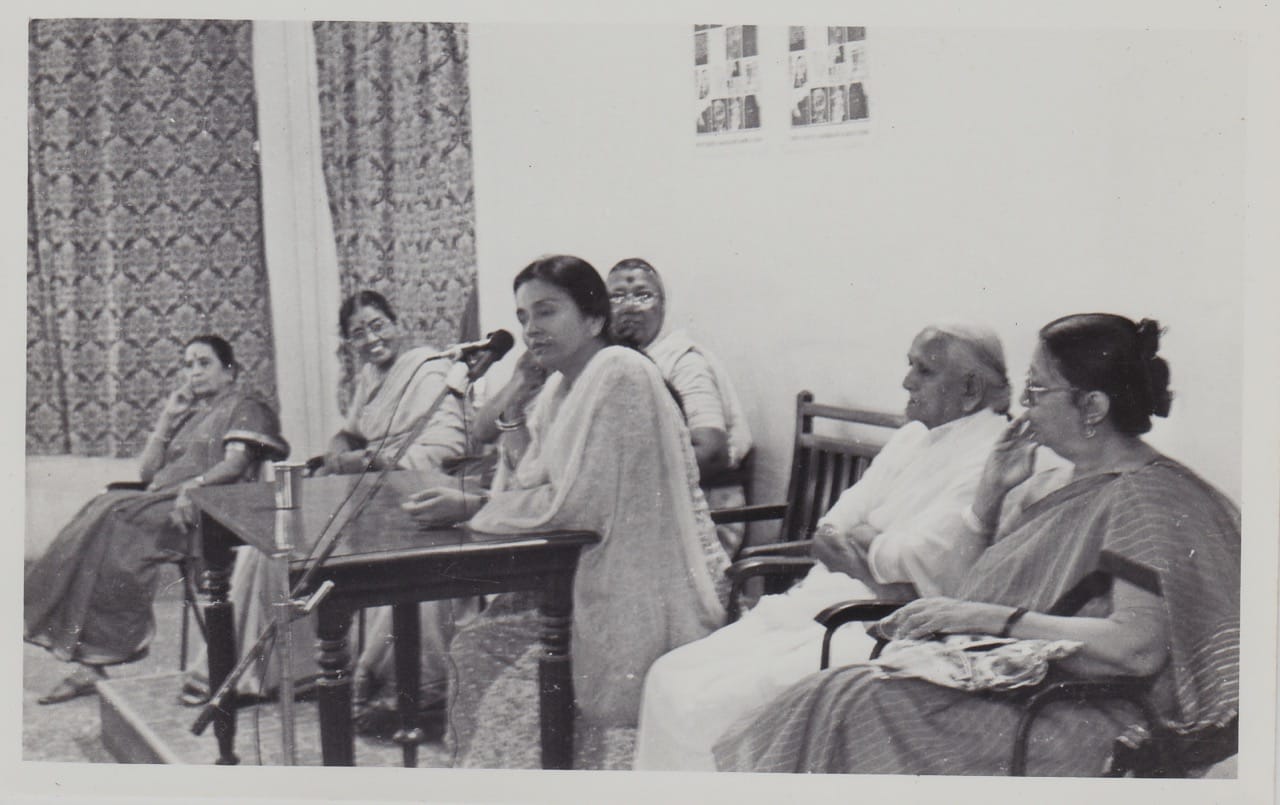 Expression opening_Bombay actresses_lavni singers Satyabhamabai &  Jamnabai, Kamlabai Karnataki and Manorama from Gujarati drama, Leelaben from IPTA, Kusumtai from Marathi stage with Meenal Patel.jpg